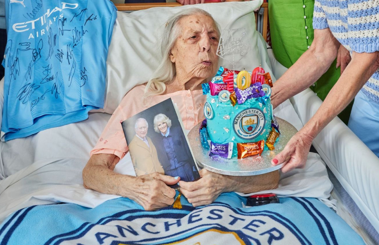 CENTENARIAN FLOODED WITH CARDS AND GIFTS AFTER REQUEST ON SOCIAL MEDIA